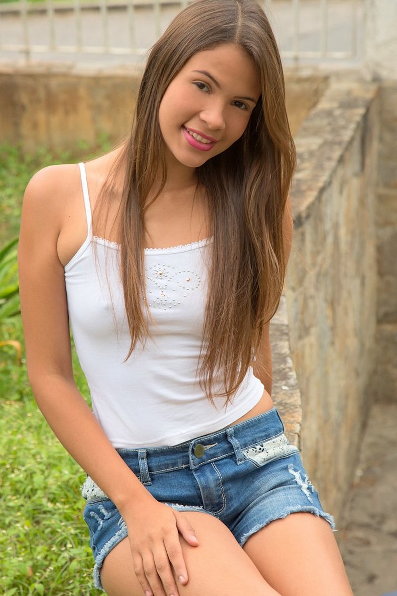 Ариана, 19